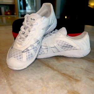 Nfinity cheer shoes